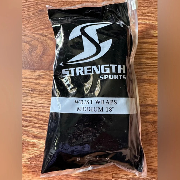 🆕 Strength Sports Wrist Wraps - Picture 2 of 4